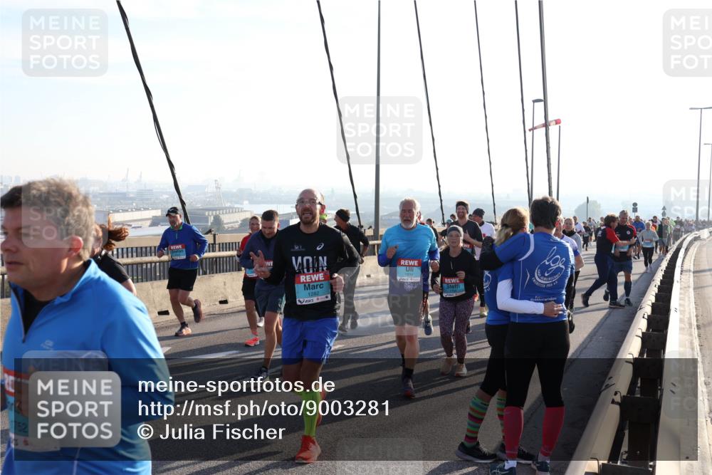 03.10.2025 - Köhlbrandbrückenlauf Julia Fischer http://msf.ph/oto/9003281 03.10.2025 09:29:19 Position 1 1752, 1282 meine-sportfotos.de