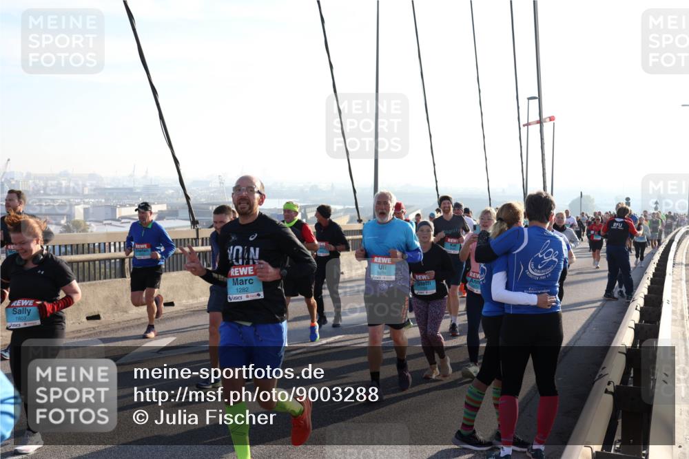 03.10.2025 - Köhlbrandbrückenlauf Julia Fischer http://msf.ph/oto/9003288 03.10.2025 09:29:19 Position 1 1807, 1282, 1809, 1986 meine-sportfotos.de