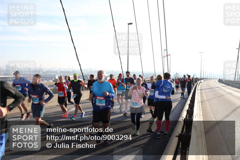 03.10.2025 - Köhlbrandbrückenlauf Julia Fischer http://msf.ph/oto/9003294 03.10.2025 09:29:21 Position 1 1809 meine-sportfotos.de