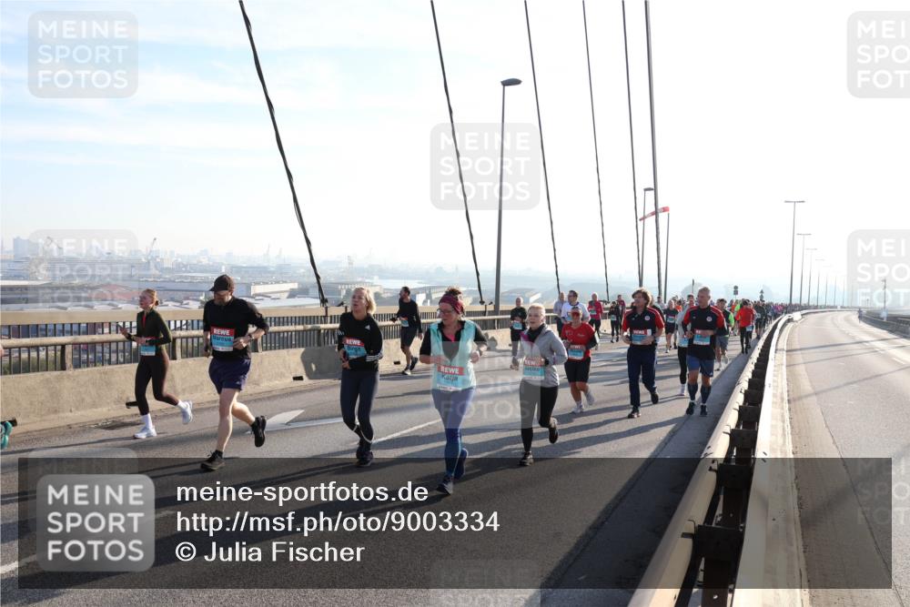 03.10.2025 - Köhlbrandbrückenlauf Julia Fischer http://msf.ph/oto/9003334 03.10.2025 09:29:26 Position 1  meine-sportfotos.de