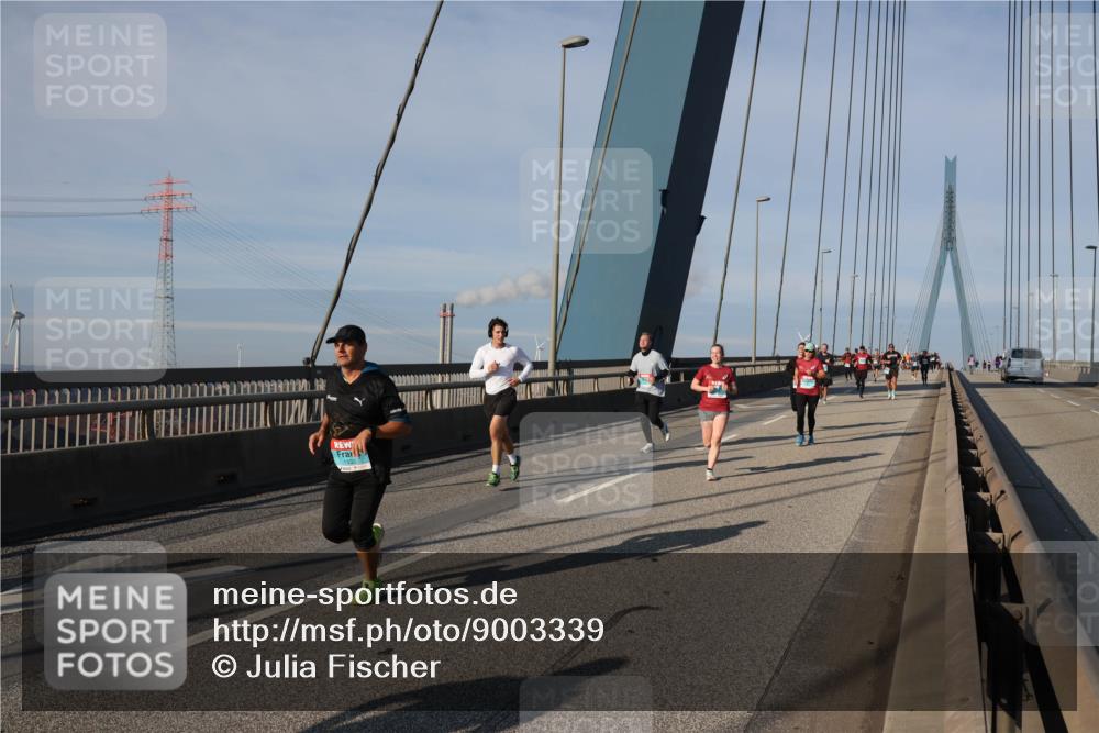 03.10.2025 - Köhlbrandbrückenlauf Julia Fischer http://msf.ph/oto/9003339 03.10.2025 09:45:29 Position 2  meine-sportfotos.de