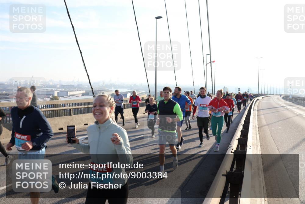 03.10.2025 - Köhlbrandbrückenlauf Julia Fischer http://msf.ph/oto/9003384 03.10.2025 09:29:31 Position 1 379, 1954 meine-sportfotos.de