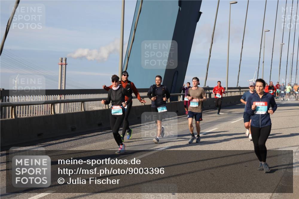 03.10.2025 - Köhlbrandbrückenlauf Julia Fischer http://msf.ph/oto/9003396 03.10.2025 09:45:42 Position 2 8838 meine-sportfotos.de