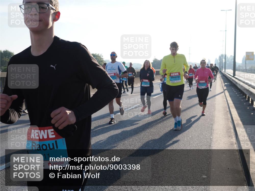 03.10.2025 - Köhlbrandbrückenlauf Fabian Wolf http://msf.ph/oto/9003398 03.10.2025 09:18:18 Position 3 3411, 1111 meine-sportfotos.de