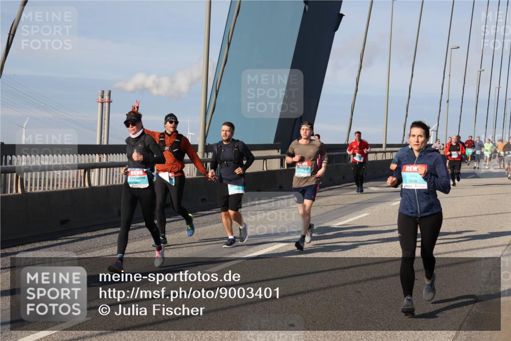 03.10.2025 - Köhlbrandbrückenlauf Julia Fischer http://msf.ph/oto/9003401 03.10.2025 09:45:43 Position 2 2814, 3838 meine-sportfotos.de