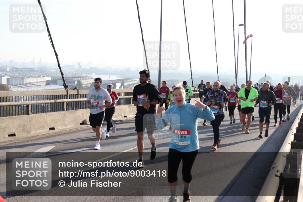 03.10.2025 - Köhlbrandbrückenlauf Julia Fischer http://msf.ph/oto/9003418 03.10.2025 09:29:35 Position 1 1737 meine-sportfotos.de