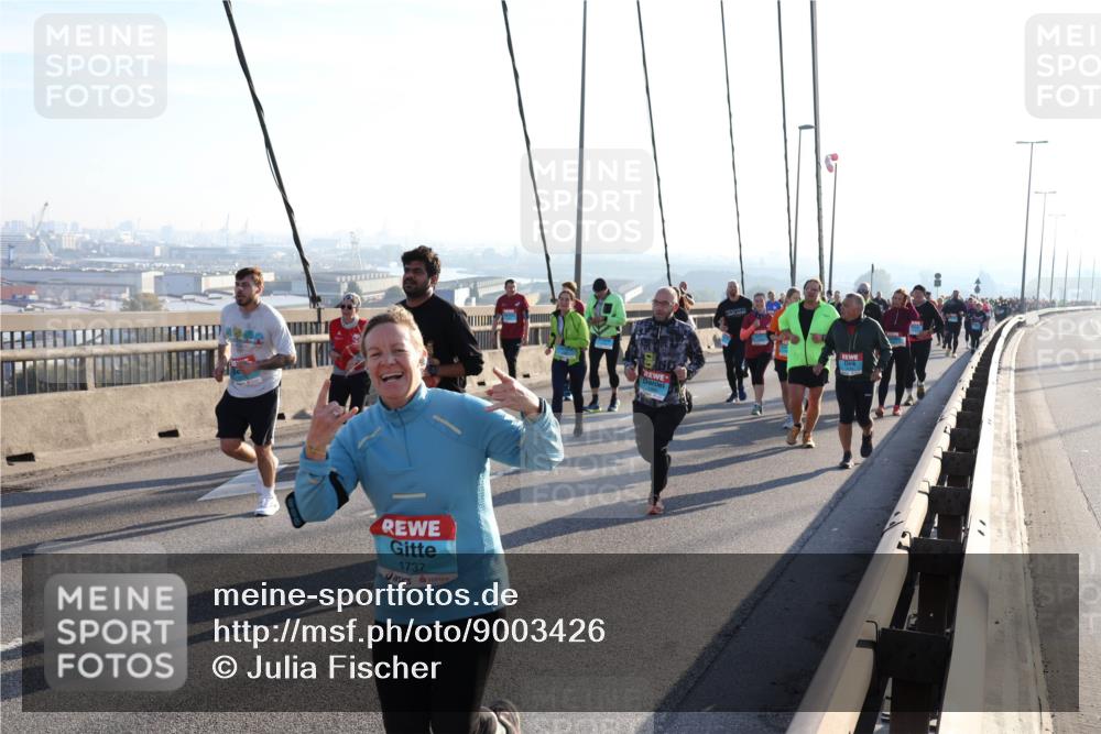 03.10.2025 - Köhlbrandbrückenlauf Julia Fischer http://msf.ph/oto/9003426 03.10.2025 09:29:36 Position 1 1737, 47 meine-sportfotos.de