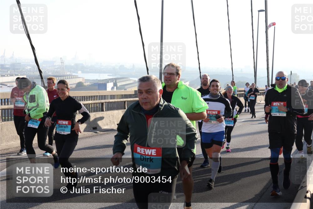 03.10.2025 - Köhlbrandbrückenlauf Julia Fischer http://msf.ph/oto/9003454 03.10.2025 09:29:39 Position 1 2724, 1868, 3488, 1820, 3843 meine-sportfotos.de