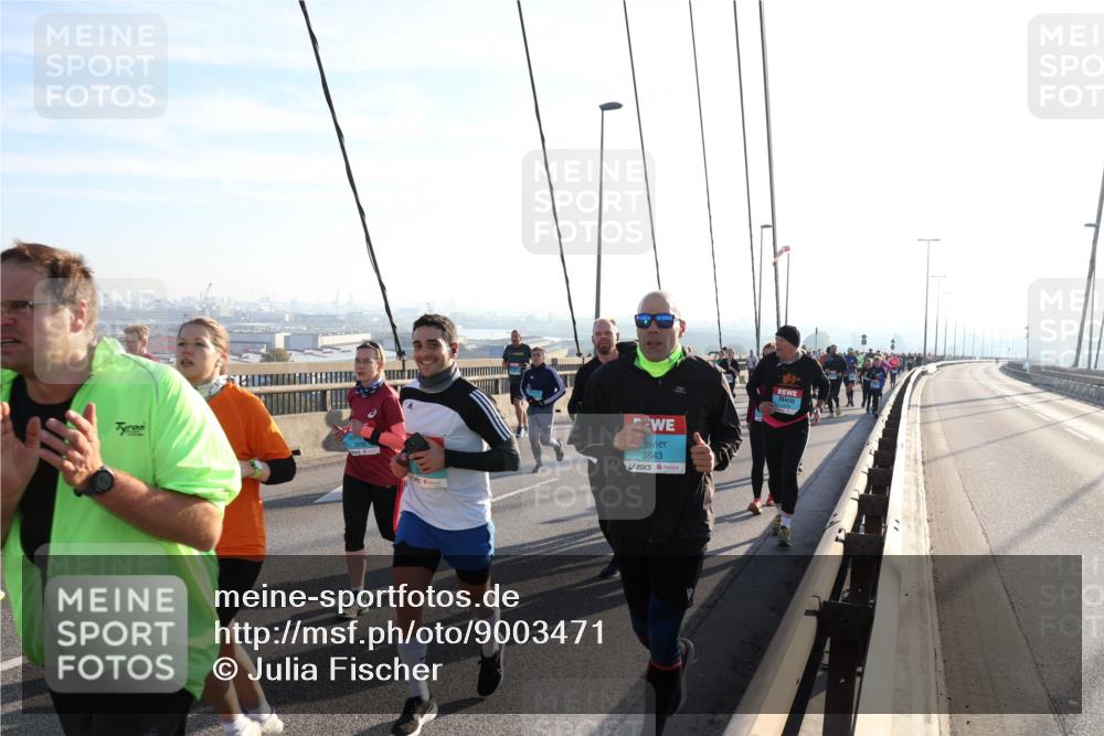 03.10.2025 - Köhlbrandbrückenlauf Julia Fischer http://msf.ph/oto/9003471 03.10.2025 09:29:41 Position 1 3843 meine-sportfotos.de