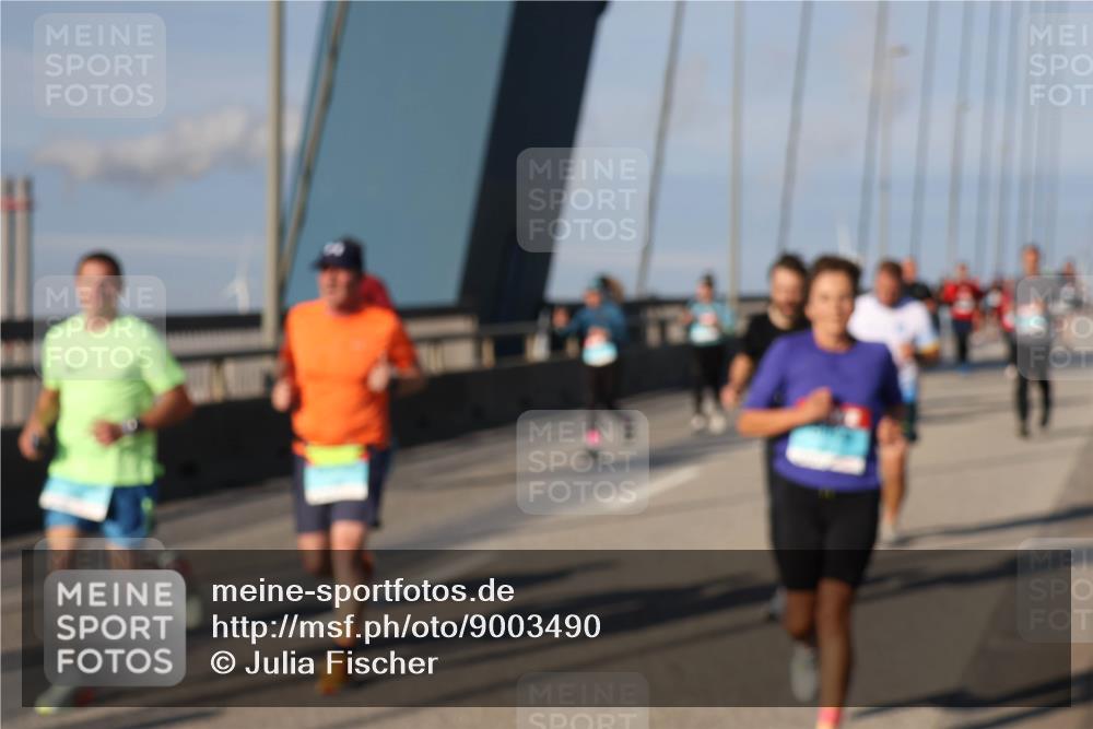 03.10.2025 - Köhlbrandbrückenlauf Julia Fischer http://msf.ph/oto/9003490 03.10.2025 09:45:57 Position 2  meine-sportfotos.de