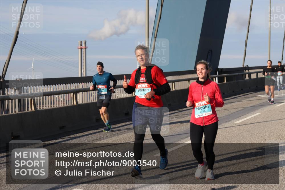 03.10.2025 - Köhlbrandbrückenlauf Julia Fischer http://msf.ph/oto/9003540 03.10.2025 09:46:06 Position 2 3272, 1716 meine-sportfotos.de