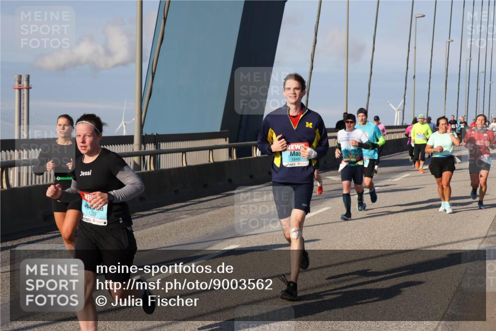 03.10.2025 - Köhlbrandbrückenlauf Julia Fischer http://msf.ph/oto/9003562 03.10.2025 09:46:10 Position 2 0, 1335, 1849 meine-sportfotos.de