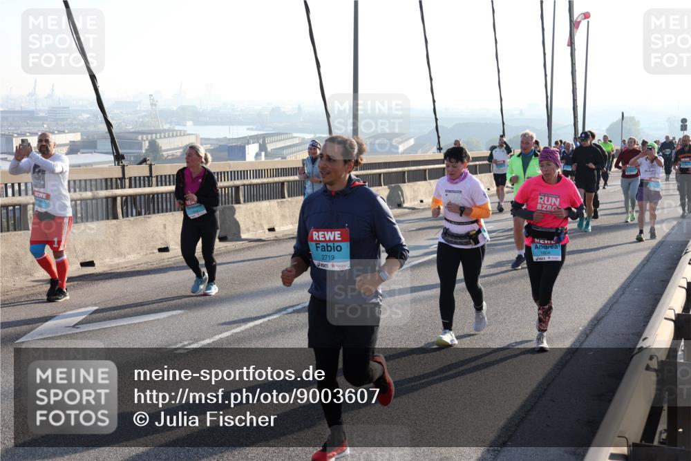 03.10.2025 - Köhlbrandbrückenlauf Julia Fischer http://msf.ph/oto/9003607 03.10.2025 09:29:56 Position 1 1414, 2719, 1804 meine-sportfotos.de