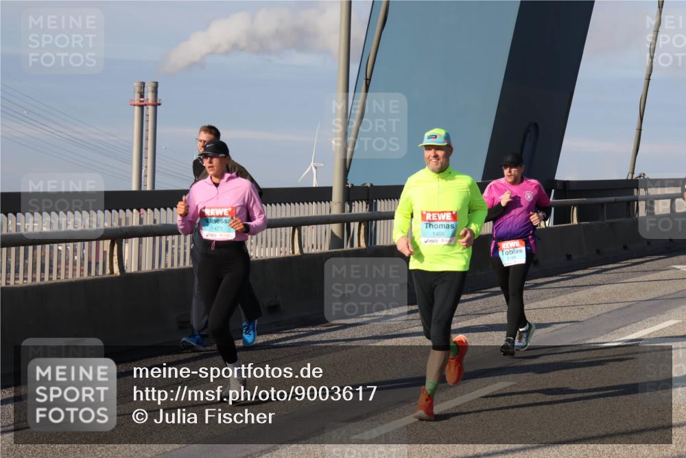 03.10.2025 - Köhlbrandbrückenlauf Julia Fischer http://msf.ph/oto/9003617 03.10.2025 09:46:17 Position 2 1473, 1409 meine-sportfotos.de
