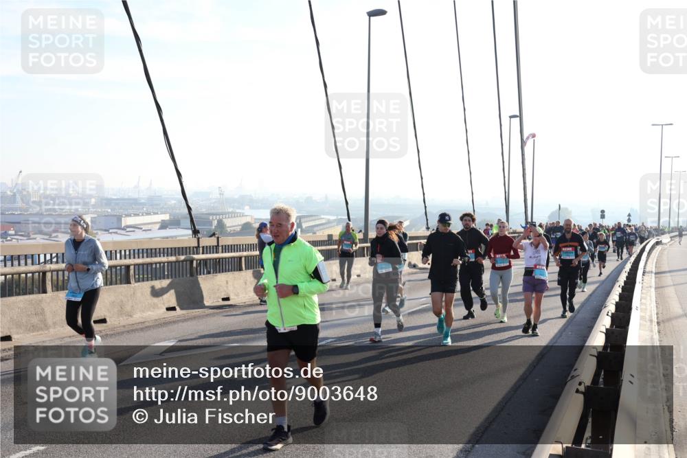 03.10.2025 - Köhlbrandbrückenlauf Julia Fischer http://msf.ph/oto/9003648 03.10.2025 09:29:59 Position 1  meine-sportfotos.de