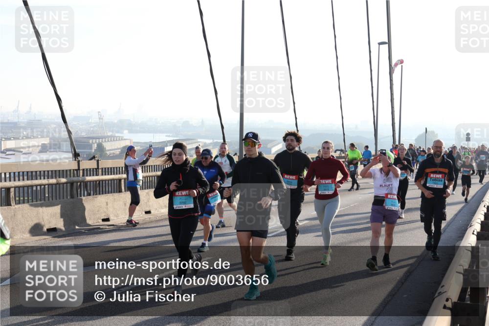 03.10.2025 - Köhlbrandbrückenlauf Julia Fischer http://msf.ph/oto/9003656 03.10.2025 09:30:01 Position 1 3792 meine-sportfotos.de