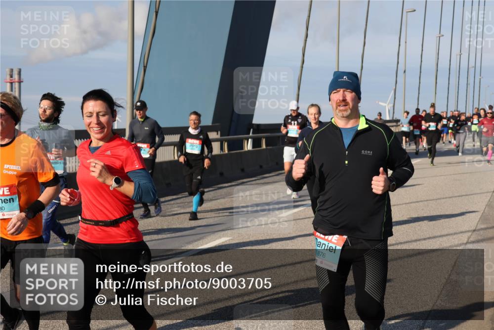 03.10.2025 - Köhlbrandbrückenlauf Julia Fischer http://msf.ph/oto/9003705 03.10.2025 09:46:35 Position 2 30, 1876 meine-sportfotos.de