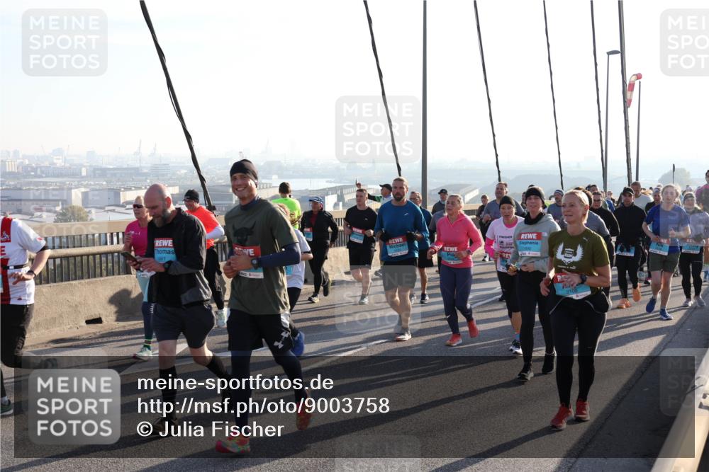 03.10.2025 - Köhlbrandbrückenlauf Julia Fischer http://msf.ph/oto/9003758 03.10.2025 09:30:24 Position 1 1941, 4, 3108 meine-sportfotos.de