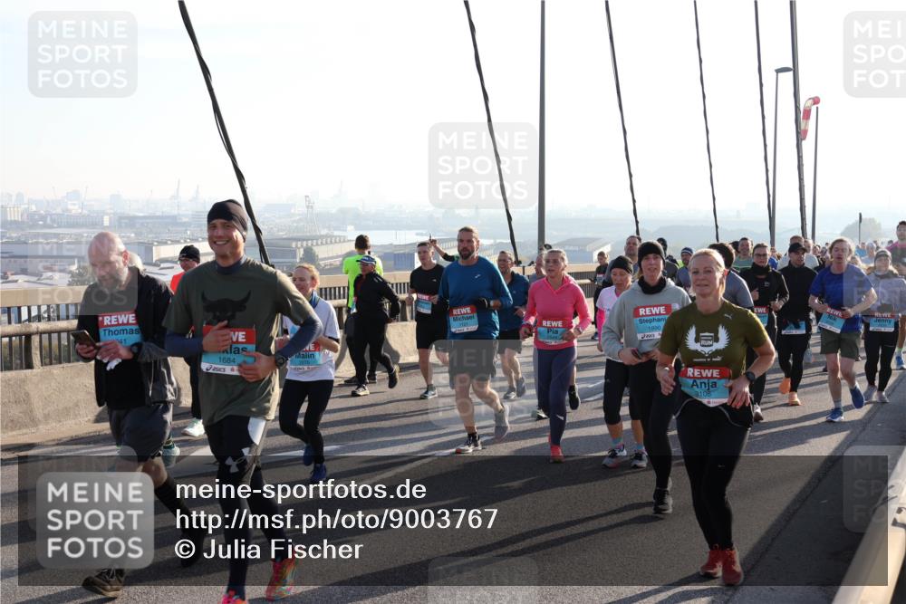 03.10.2025 - Köhlbrandbrückenlauf Julia Fischer http://msf.ph/oto/9003767 03.10.2025 09:30:24 Position 1 341, 1684, 7, 11121, 1890, 3108 meine-sportfotos.de