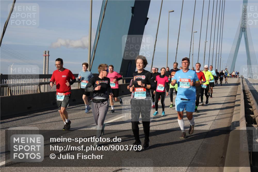 03.10.2025 - Köhlbrandbrückenlauf Julia Fischer http://msf.ph/oto/9003769 03.10.2025 09:46:46 Position 2 3010, 1286, 1375 meine-sportfotos.de