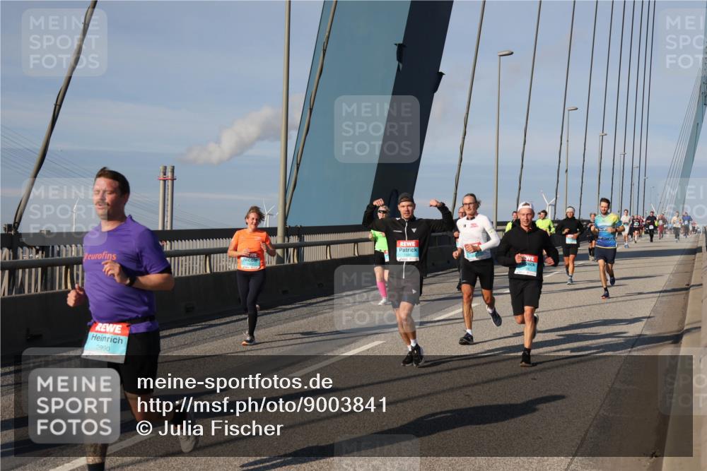 03.10.2025 - Köhlbrandbrückenlauf Julia Fischer http://msf.ph/oto/9003841 03.10.2025 09:46:55 Position 2 2990 meine-sportfotos.de