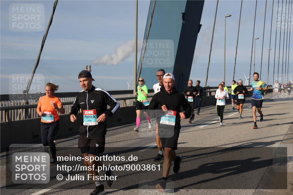 03.10.2025 - Köhlbrandbrückenlauf Julia Fischer http://msf.ph/oto/9003861 03.10.2025 09:46:56 Position 2 1343, 1886, 1764 meine-sportfotos.de