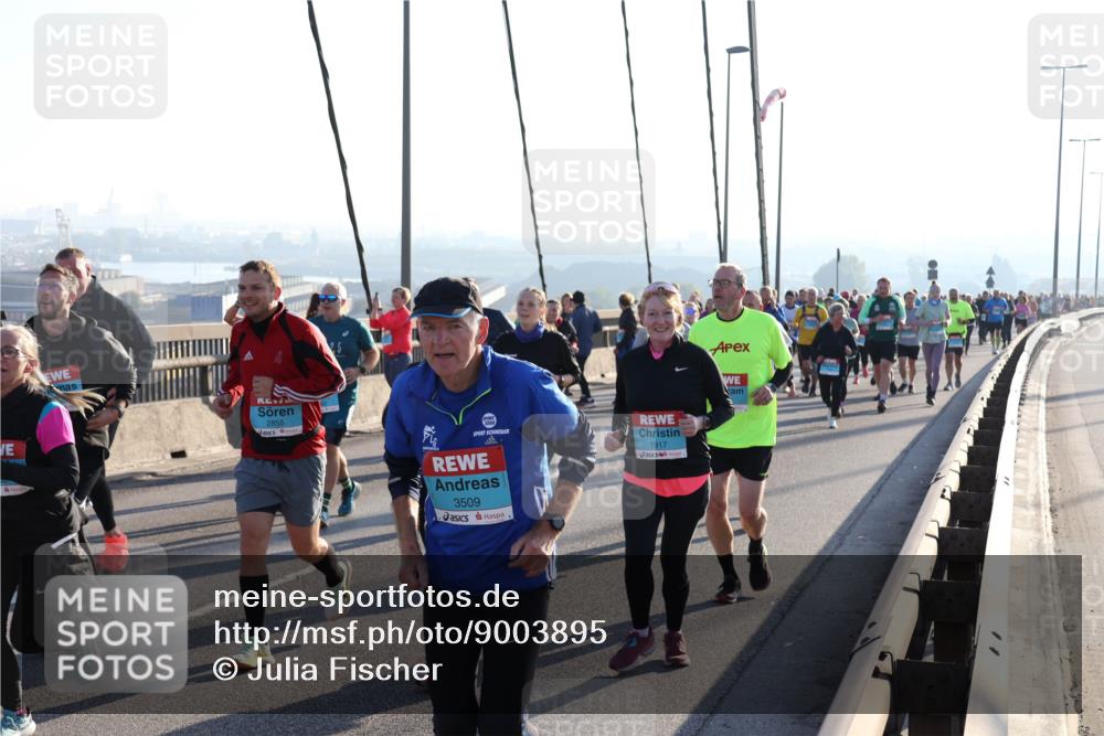 03.10.2025 - Köhlbrandbrückenlauf Julia Fischer http://msf.ph/oto/9003895 03.10.2025 09:30:44 Position 1 2855, 3509, 1917 meine-sportfotos.de