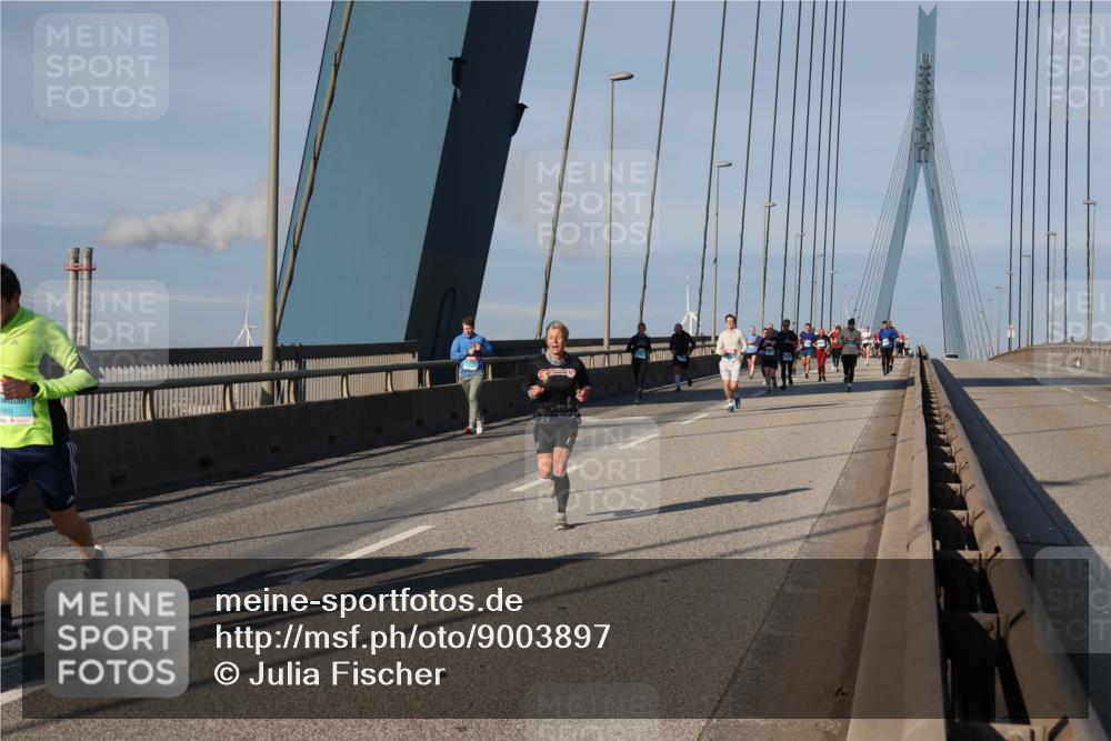 03.10.2025 - Köhlbrandbrückenlauf Julia Fischer http://msf.ph/oto/9003897 03.10.2025 09:47:02 Position 2 601 meine-sportfotos.de