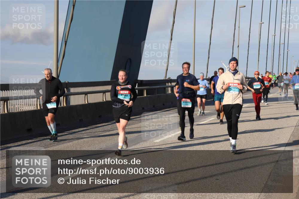 03.10.2025 - Köhlbrandbrückenlauf Julia Fischer http://msf.ph/oto/9003936 03.10.2025 09:47:11 Position 2 2027 meine-sportfotos.de