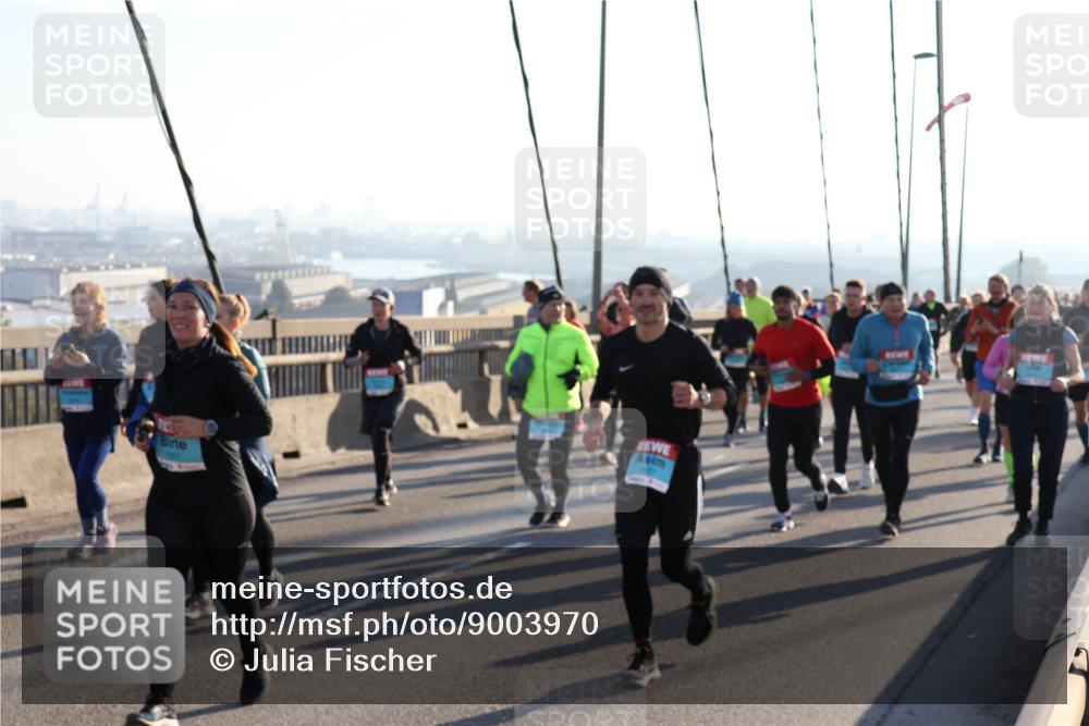 03.10.2025 - Köhlbrandbrückenlauf Julia Fischer http://msf.ph/oto/9003970 03.10.2025 09:31:05 Position 1 1051, 1877 meine-sportfotos.de