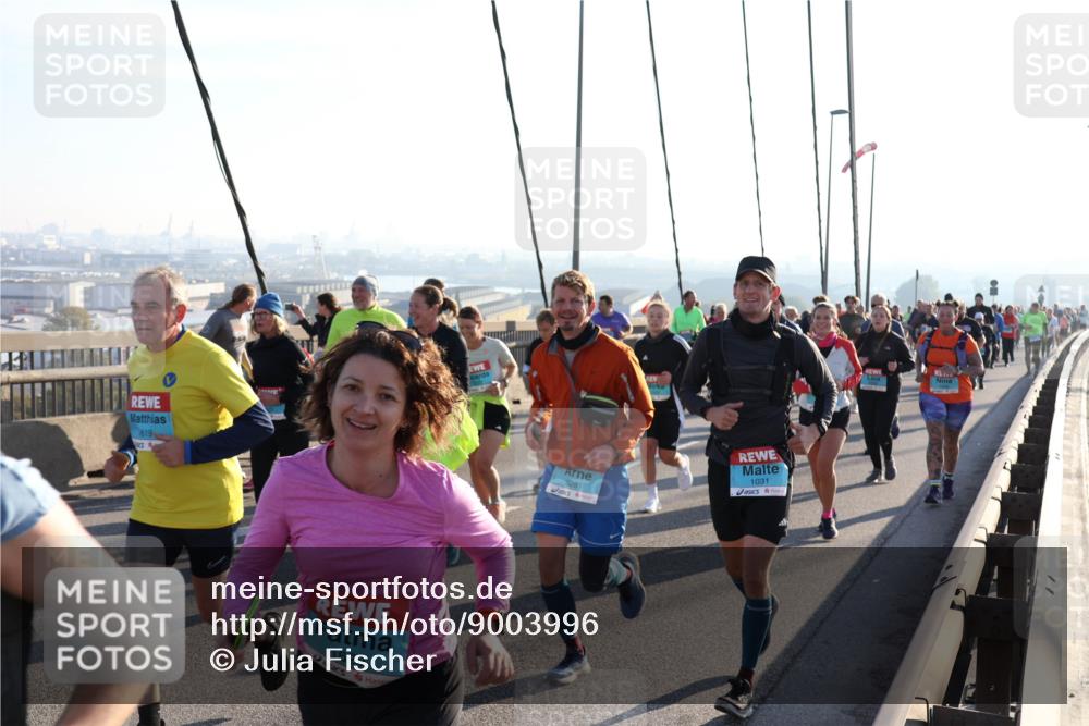 03.10.2025 - Köhlbrandbrückenlauf Julia Fischer http://msf.ph/oto/9003996 03.10.2025 09:31:10 Position 1 619, 1629, 3281, 1031 meine-sportfotos.de
