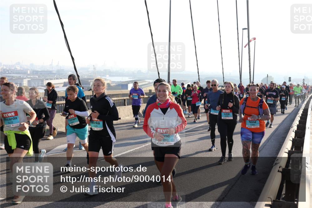 03.10.2025 - Köhlbrandbrückenlauf Julia Fischer http://msf.ph/oto/9004014 03.10.2025 09:31:12 Position 1 3222, 1529, 446, 2246, 1348 meine-sportfotos.de