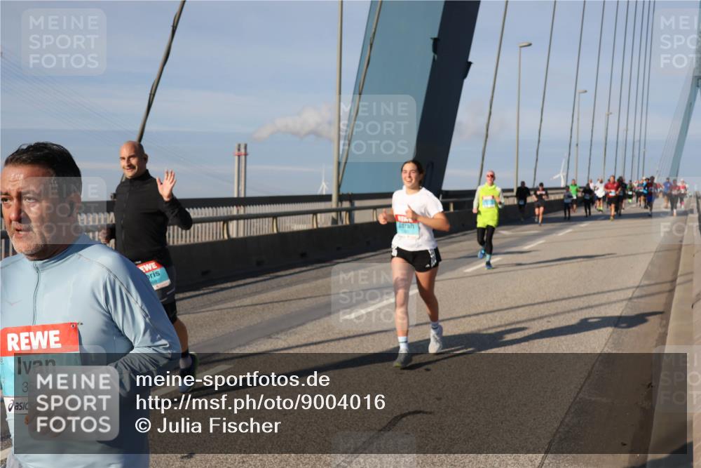 03.10.2025 - Köhlbrandbrückenlauf Julia Fischer http://msf.ph/oto/9004016 03.10.2025 09:47:25 Position 2 3542 meine-sportfotos.de