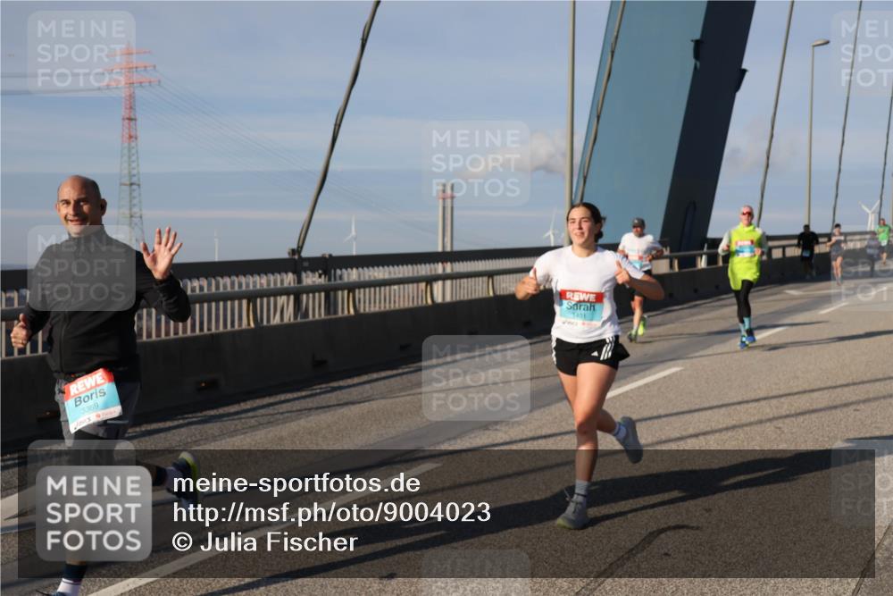 03.10.2025 - Köhlbrandbrückenlauf Julia Fischer http://msf.ph/oto/9004023 03.10.2025 09:47:25 Position 2 117, 3369, 1401 meine-sportfotos.de