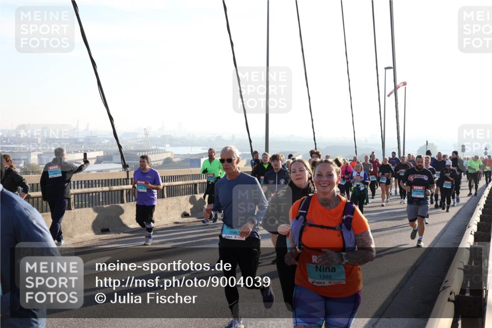 03.10.2025 - Köhlbrandbrückenlauf Julia Fischer http://msf.ph/oto/9004039 03.10.2025 09:31:13 Position 1 2246, 1348 meine-sportfotos.de