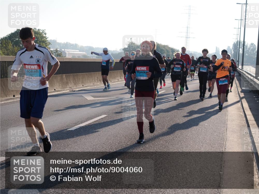 03.10.2025 - Köhlbrandbrückenlauf Fabian Wolf http://msf.ph/oto/9004060 03.10.2025 09:18:35 Position 3 2921, 1670, 42 meine-sportfotos.de
