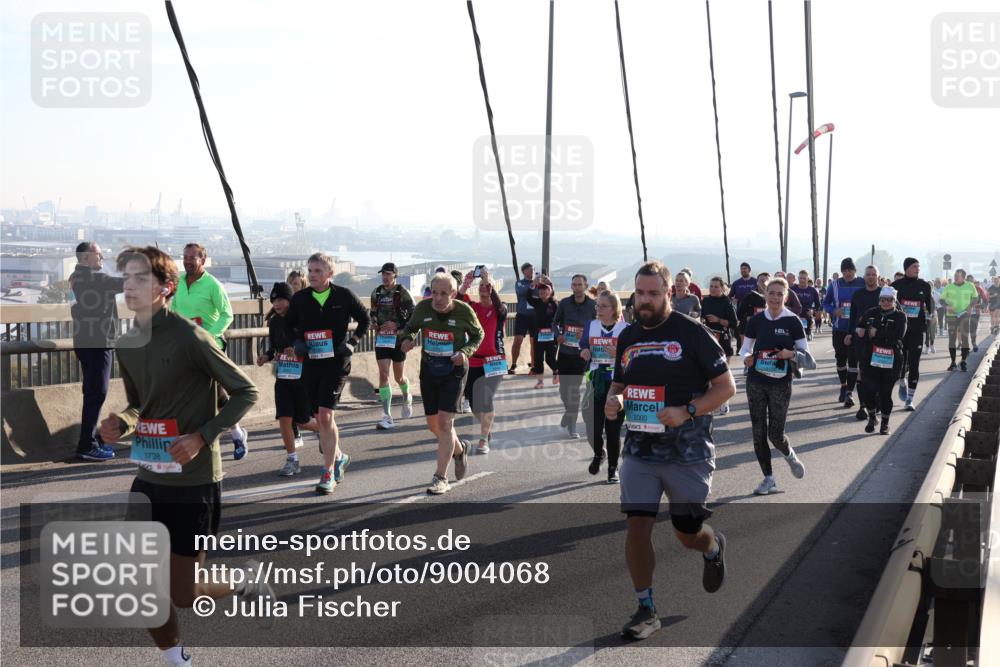 03.10.2025 - Köhlbrandbrückenlauf Julia Fischer http://msf.ph/oto/9004068 03.10.2025 09:31:16 Position 1 1738, 2000 meine-sportfotos.de