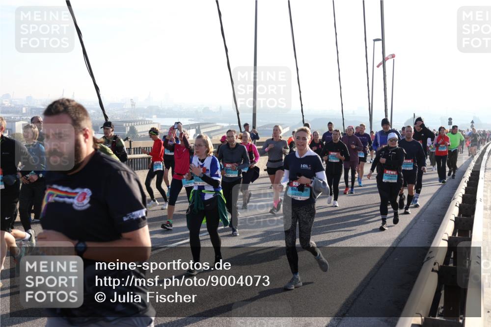 03.10.2025 - Köhlbrandbrückenlauf Julia Fischer http://msf.ph/oto/9004073 03.10.2025 09:31:18 Position 1 250, 3150 meine-sportfotos.de