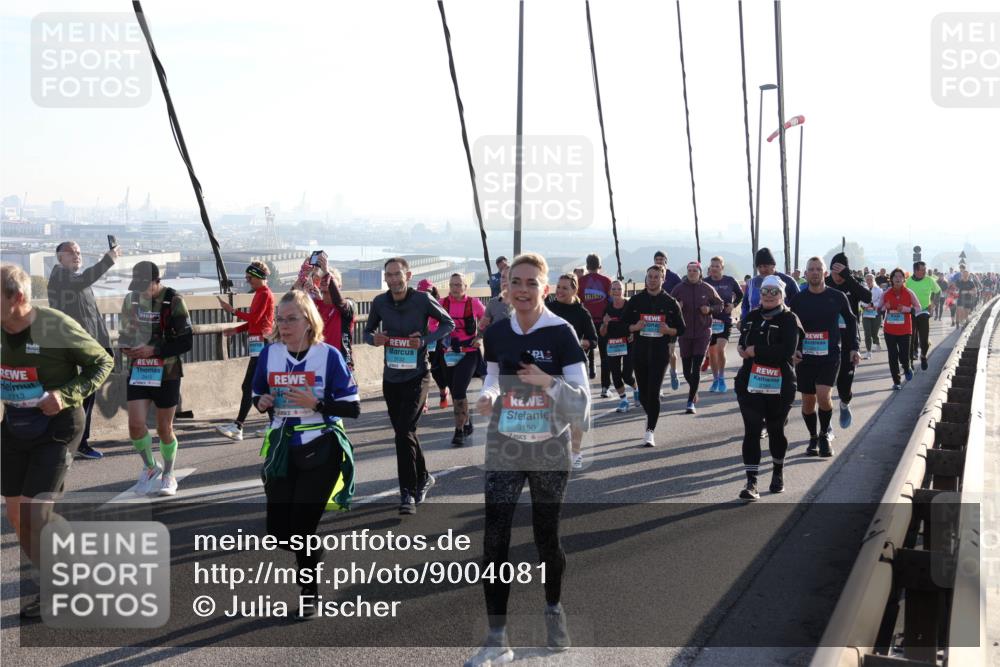 03.10.2025 - Köhlbrandbrückenlauf Julia Fischer http://msf.ph/oto/9004081 03.10.2025 09:31:18 Position 1 1713, 2413, 3132, 3150, 2025 meine-sportfotos.de