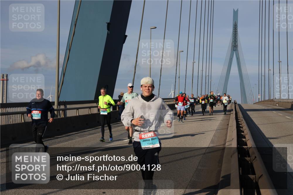 03.10.2025 - Köhlbrandbrückenlauf Julia Fischer http://msf.ph/oto/9004128 03.10.2025 09:47:45 Position 2 1544 meine-sportfotos.de