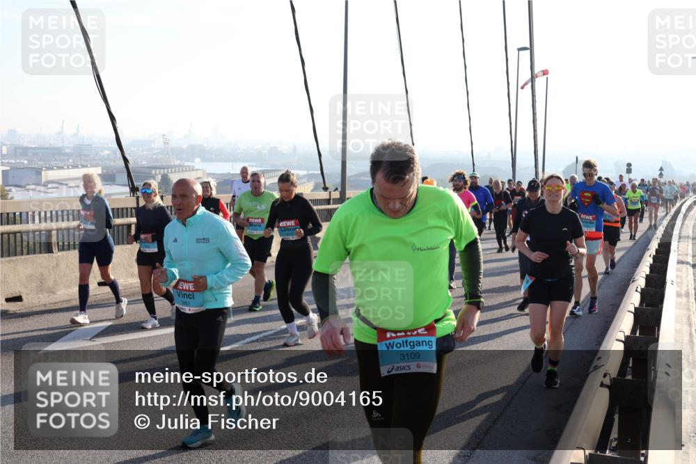 03.10.2025 - Köhlbrandbrückenlauf Julia Fischer http://msf.ph/oto/9004165 03.10.2025 09:31:31 Position 1 1861, 6, 7312, 3109 meine-sportfotos.de