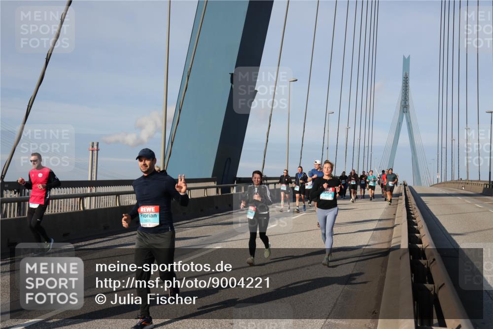 03.10.2025 - Köhlbrandbrückenlauf Julia Fischer http://msf.ph/oto/9004221 03.10.2025 09:48:01 Position 2 1605 meine-sportfotos.de