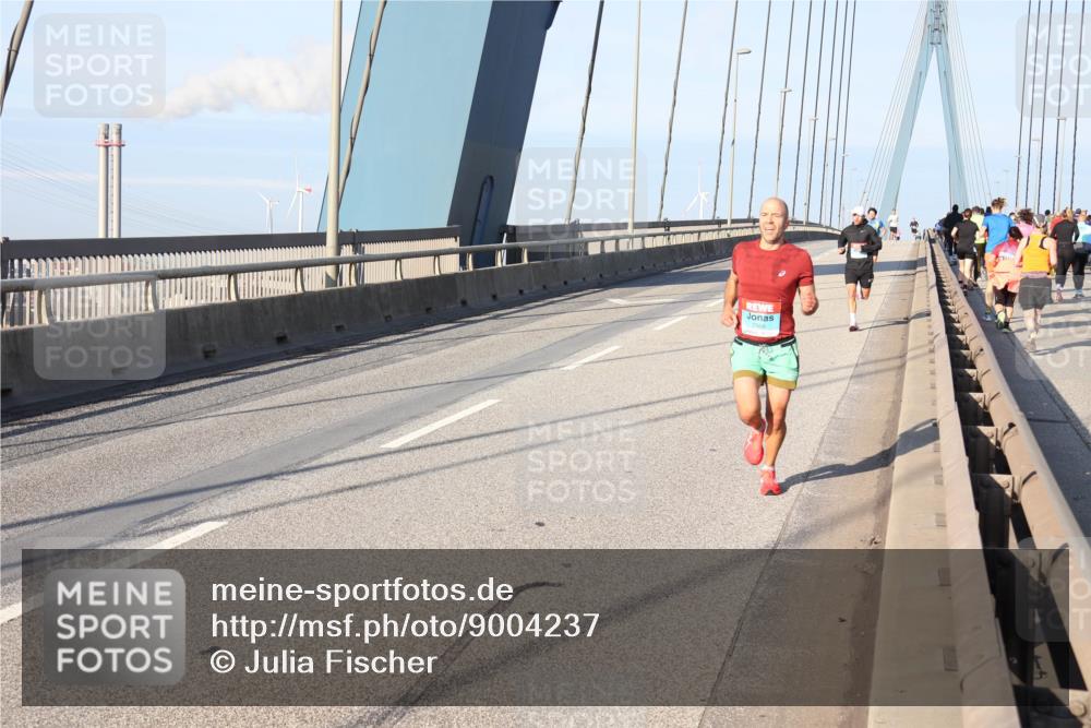 03.10.2025 - Köhlbrandbrückenlauf Julia Fischer http://msf.ph/oto/9004237 03.10.2025 09:31:48 Position 1  meine-sportfotos.de