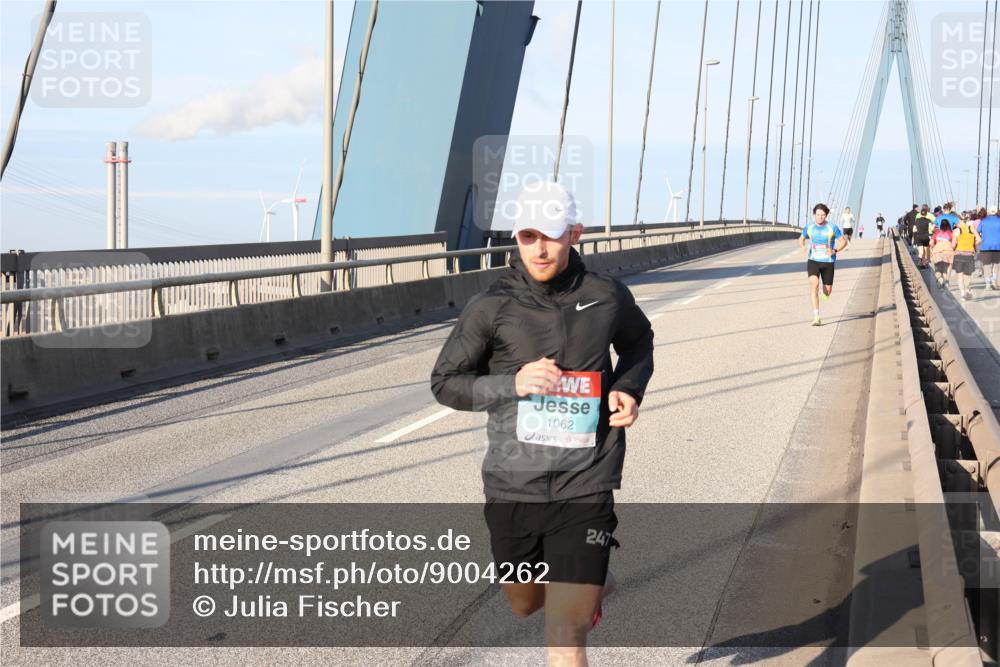 03.10.2025 - Köhlbrandbrückenlauf Julia Fischer http://msf.ph/oto/9004262 03.10.2025 09:31:52 Position 1 1062, 247 meine-sportfotos.de