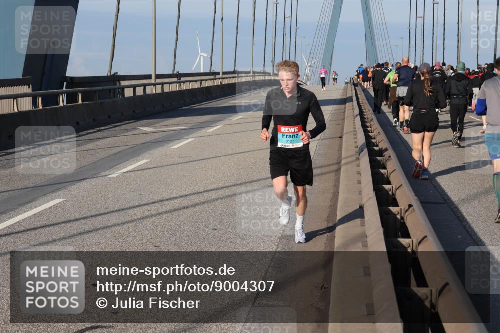 03.10.2025 - Köhlbrandbrückenlauf Julia Fischer http://msf.ph/oto/9004307 03.10.2025 09:32:15 Position 1 3127 meine-sportfotos.de