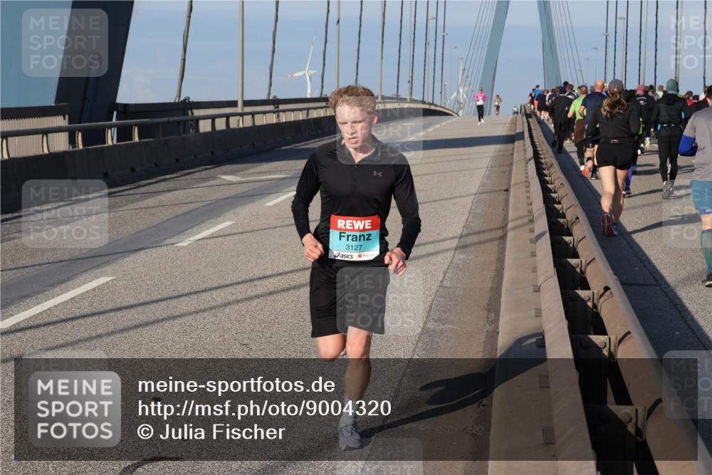 03.10.2025 - Köhlbrandbrückenlauf Julia Fischer http://msf.ph/oto/9004320 03.10.2025 09:32:16 Position 1 3127 meine-sportfotos.de
