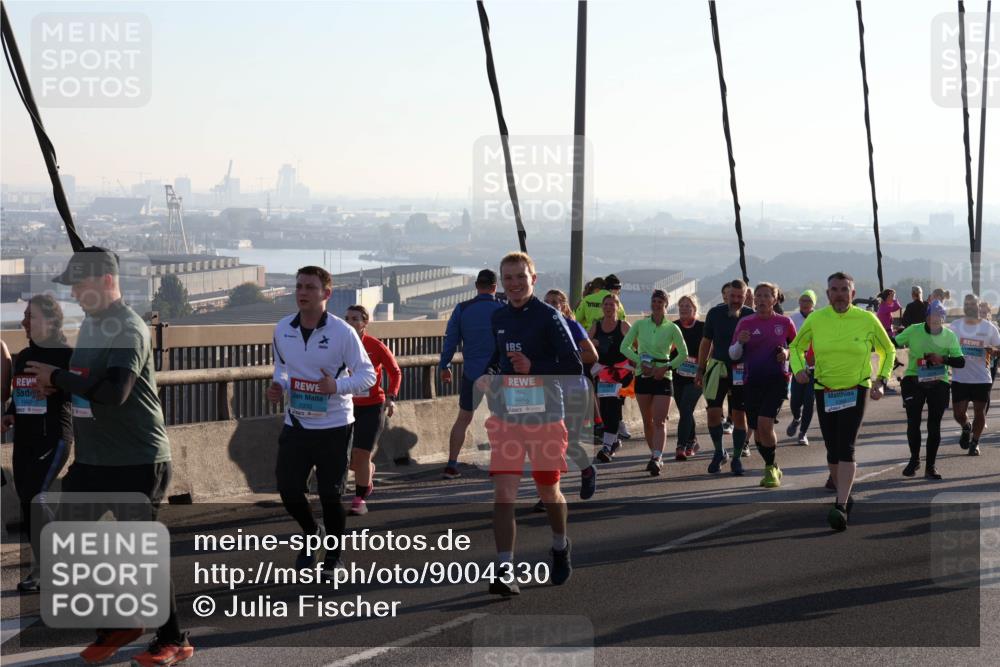 03.10.2025 - Köhlbrandbrückenlauf Julia Fischer http://msf.ph/oto/9004330 03.10.2025 09:32:21 Position 1  meine-sportfotos.de