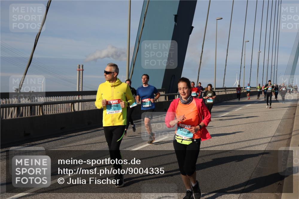03.10.2025 - Köhlbrandbrückenlauf Julia Fischer http://msf.ph/oto/9004335 03.10.2025 09:48:17 Position 2 1701, 3197 meine-sportfotos.de