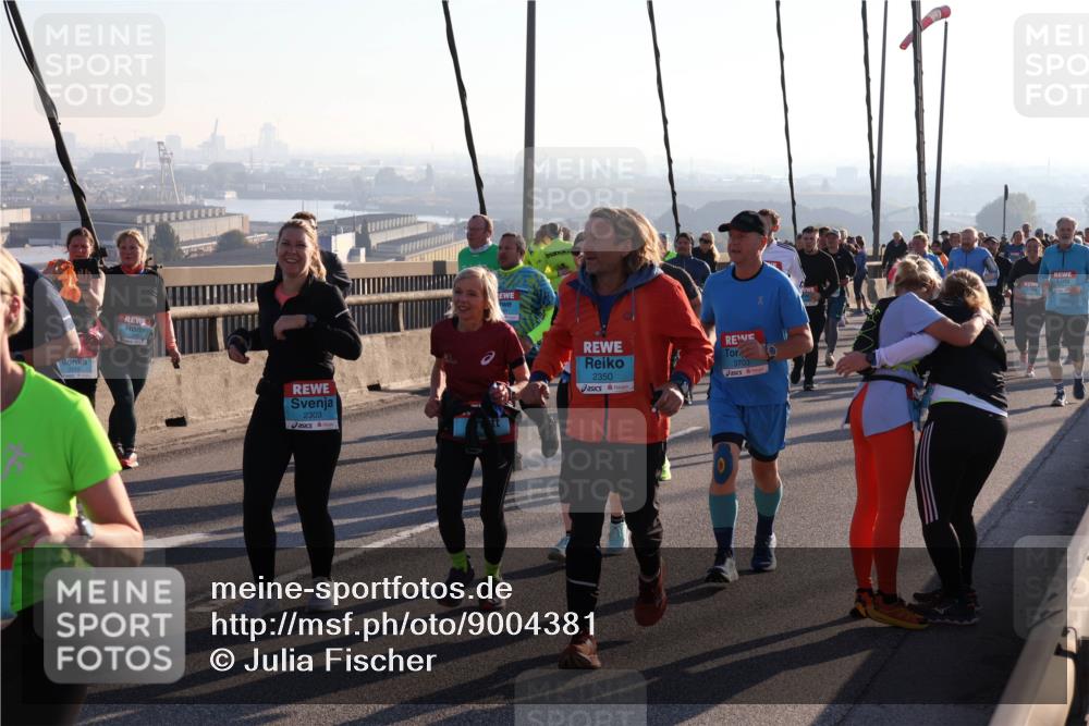 03.10.2025 - Köhlbrandbrückenlauf Julia Fischer http://msf.ph/oto/9004381 03.10.2025 09:32:40 Position 1 2303, 2350, 3703 meine-sportfotos.de