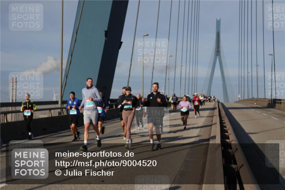 03.10.2025 - Köhlbrandbrückenlauf Julia Fischer http://msf.ph/oto/9004520 03.10.2025 09:49:03 Position 2  meine-sportfotos.de